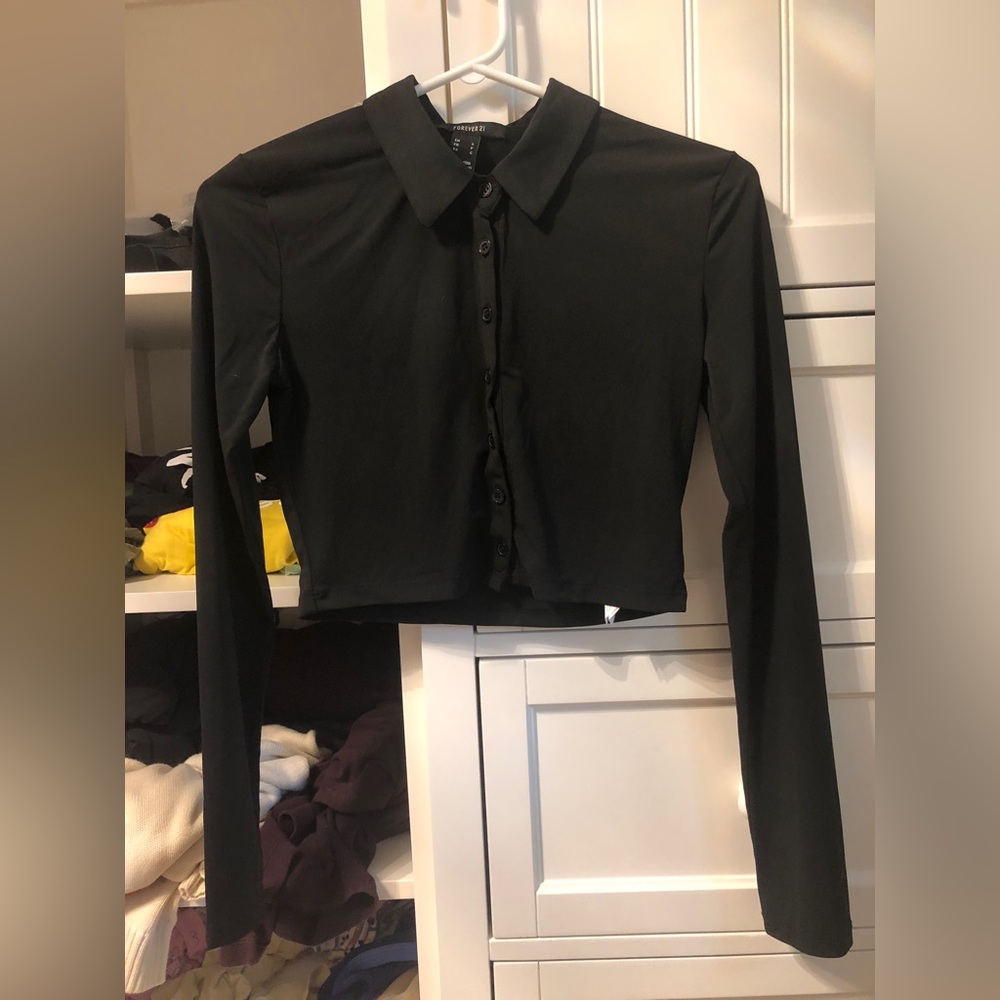 Forever 21 Cropped Fitted Stretchy Button Up Black Collared Long Sleeve Shirt